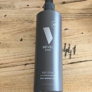 BEVEL Body Lotion
